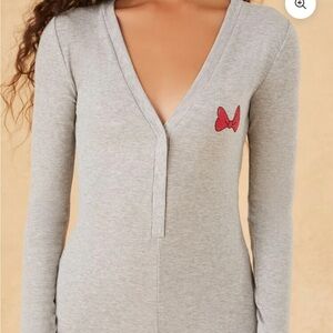 NWT DISNEY MINNIE MOUSE
PAJAMA ROMPER Gray long-sleeve snap button women small